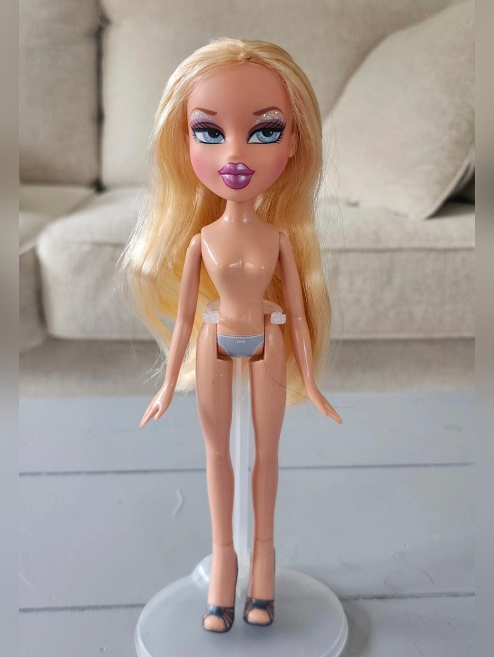 MGA Bratz Doll Passion 4 Fashion Cloe Glitter Makeup 2004 Blonde